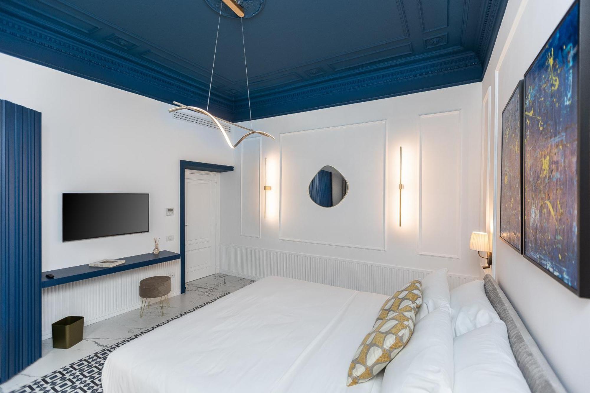 The Romulus Apartment Rom